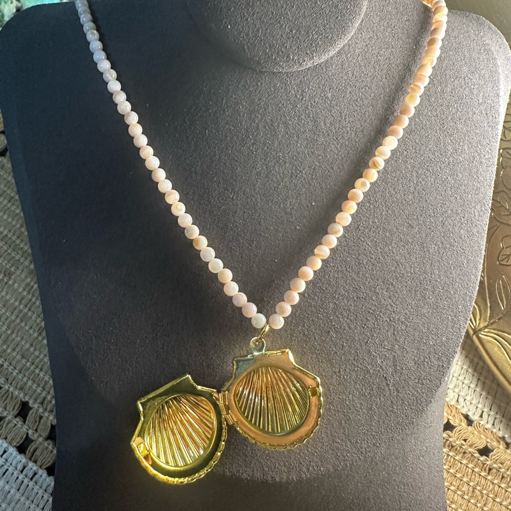 Light Pink Shell Beaded Necklace with Plastic Gold Tone Shell Locket Pendant - Picture 2 of 13